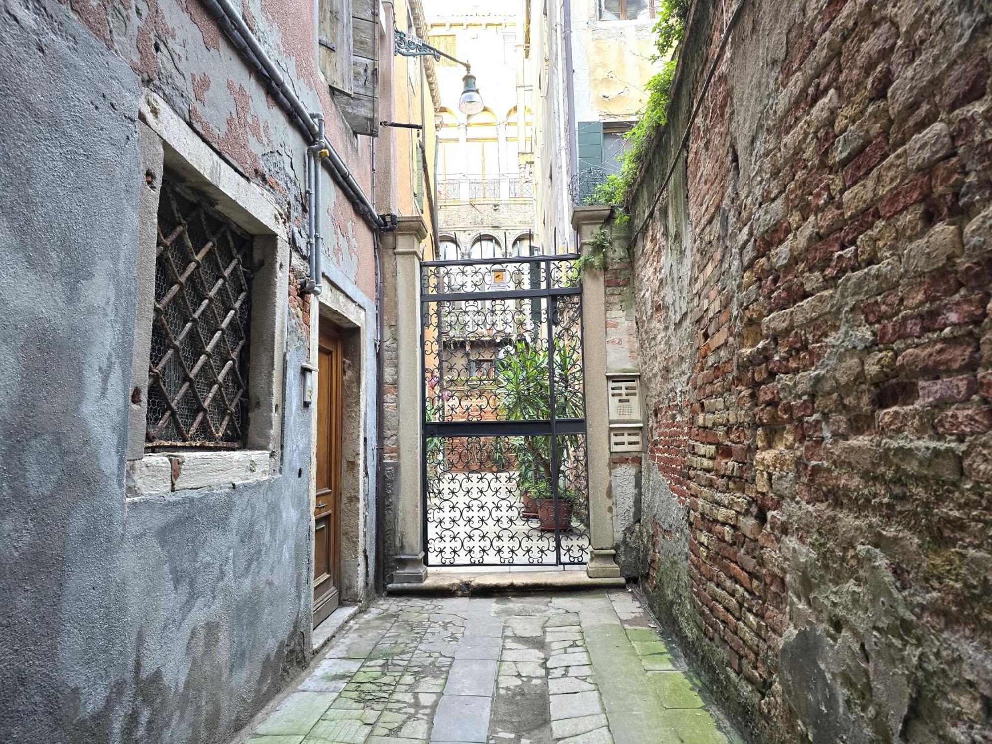 Cozy Studio With Canal View Veneza Exterior foto