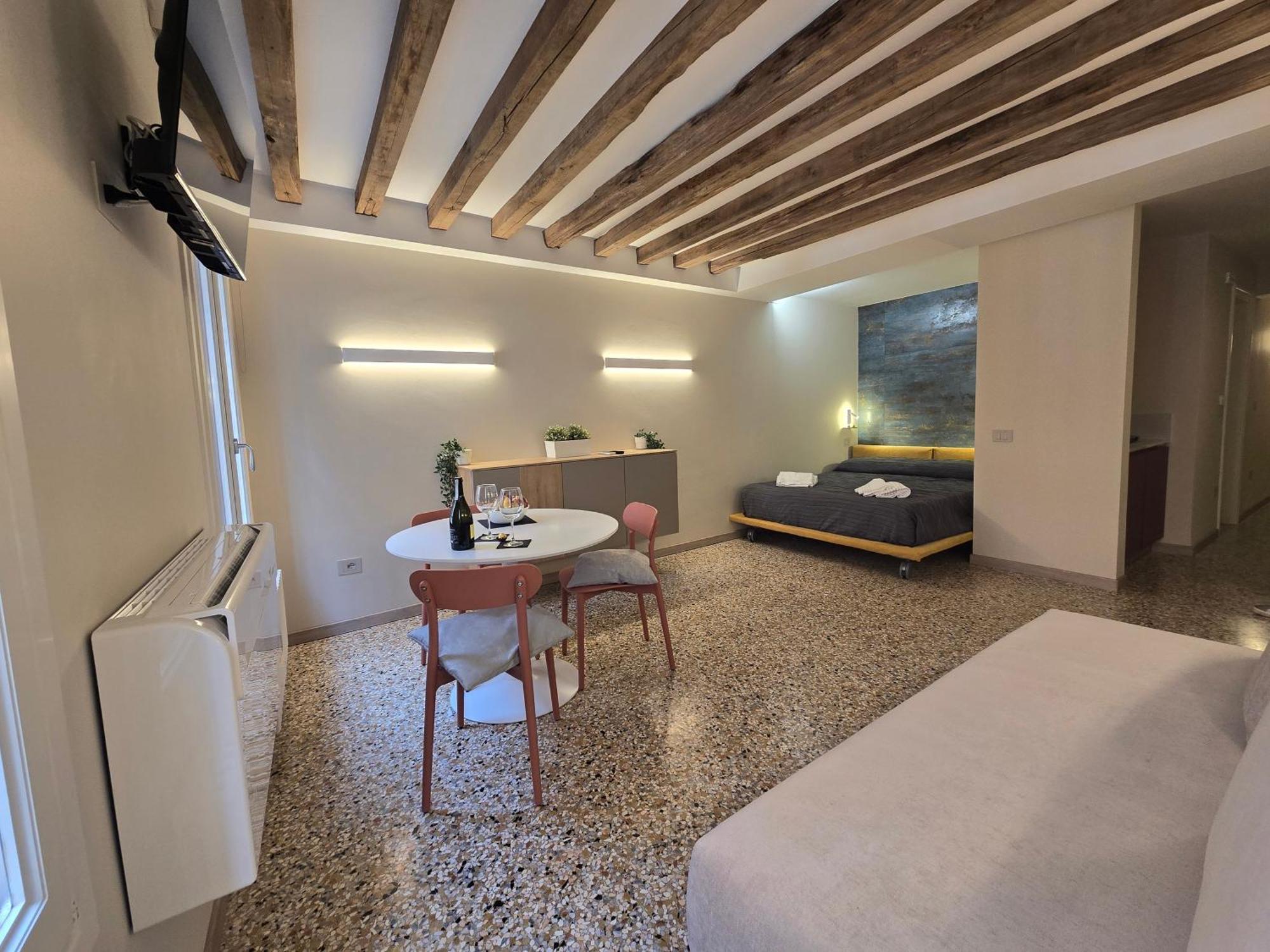 Cozy Studio With Canal View Veneza Exterior foto