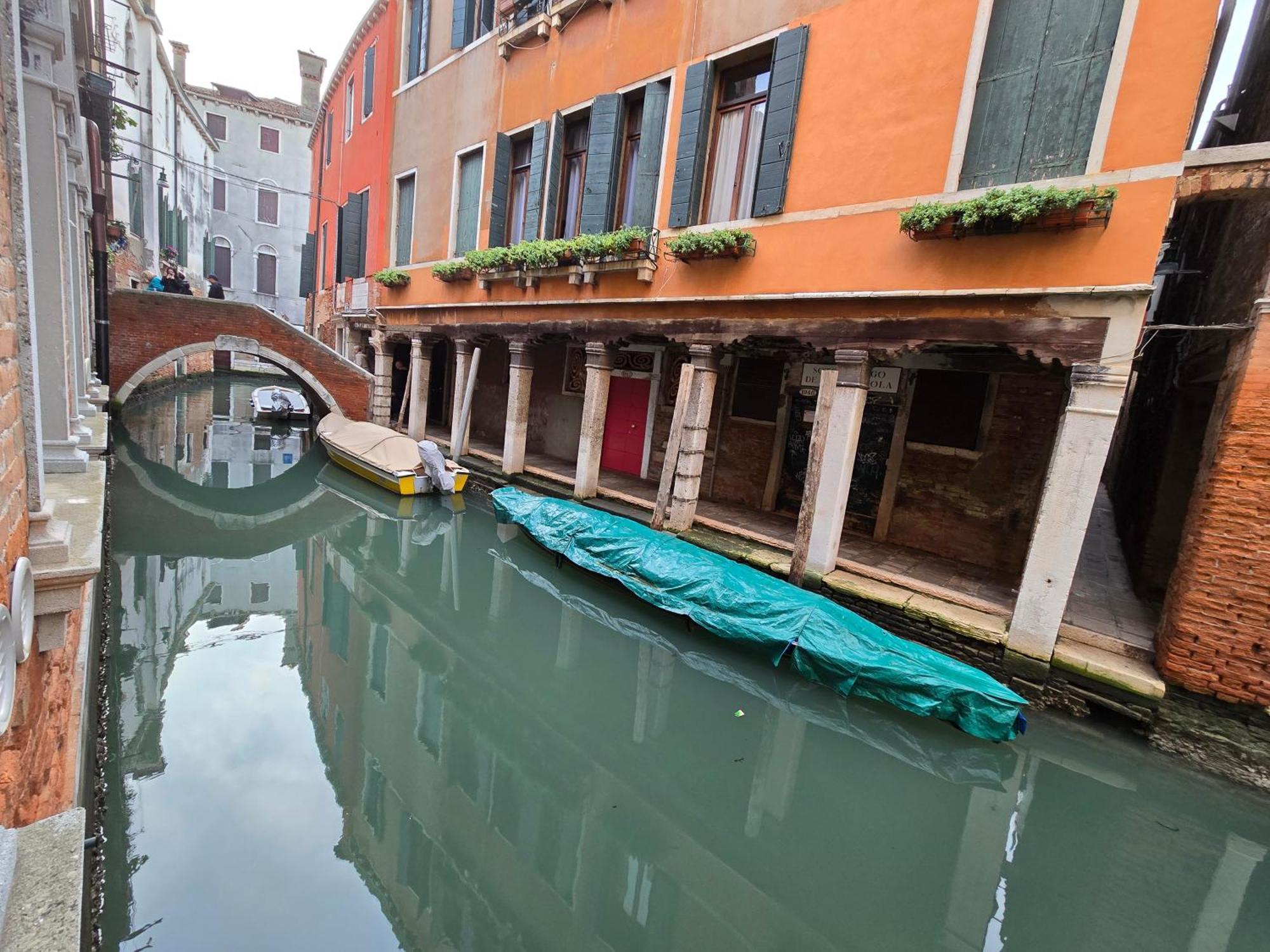Cozy Studio With Canal View Veneza Exterior foto