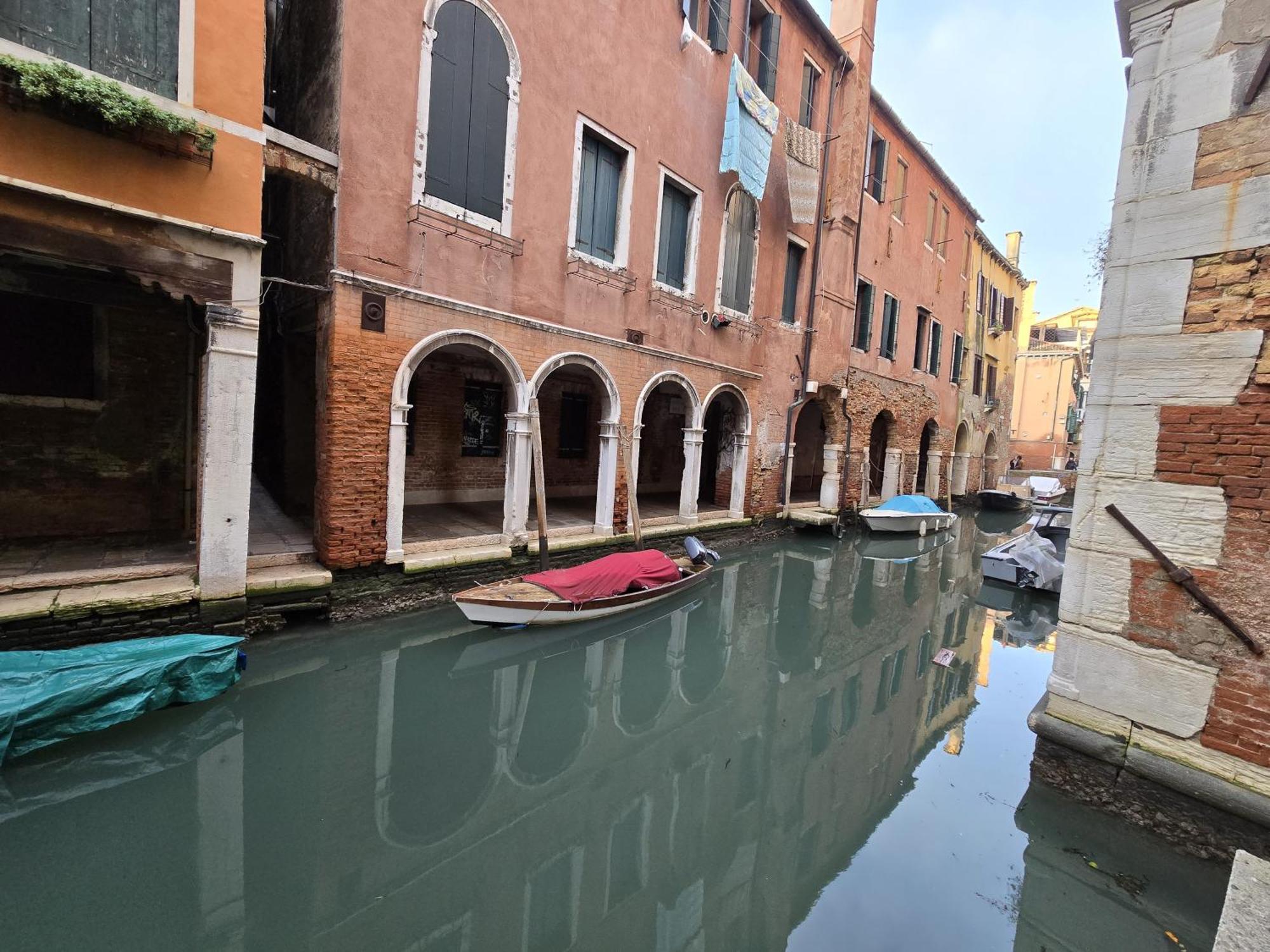 Cozy Studio With Canal View Veneza Exterior foto